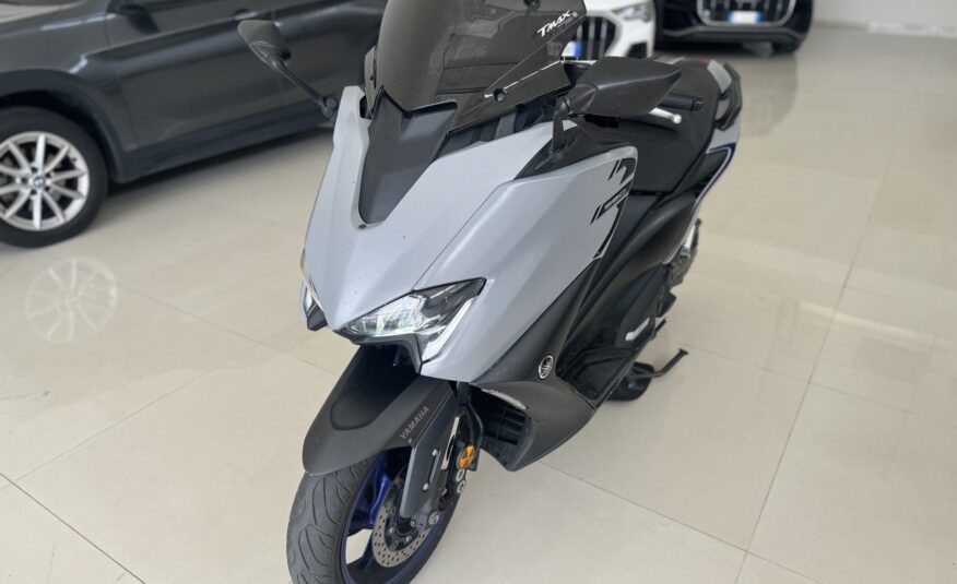 YAMAHA T-MAX 560