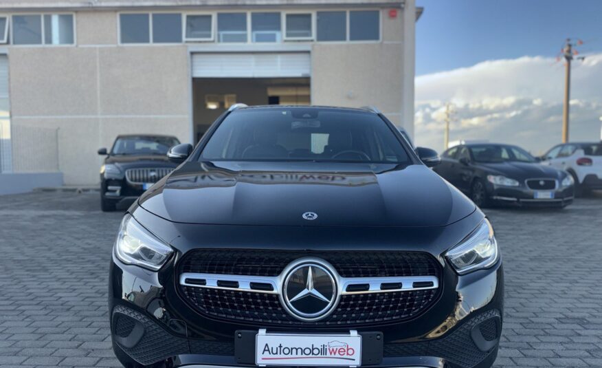 MERCEDES-BENZ GLA 180 D AUTOMATIC SPORT