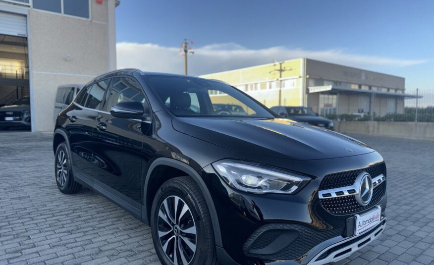 MERCEDES-BENZ GLA 180 D AUTOMATIC SPORT