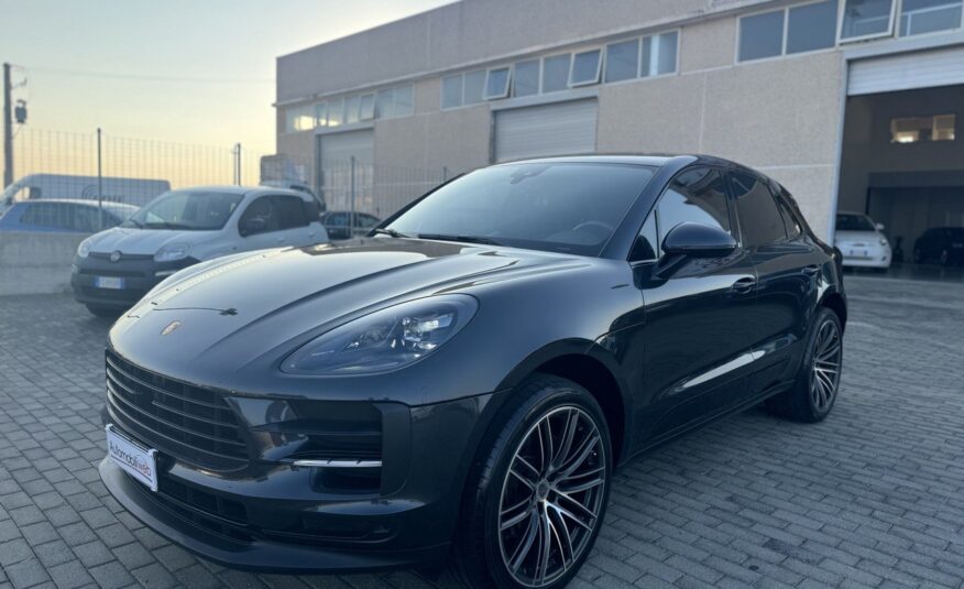 PORSCHE MACAN 2.0 245CV.