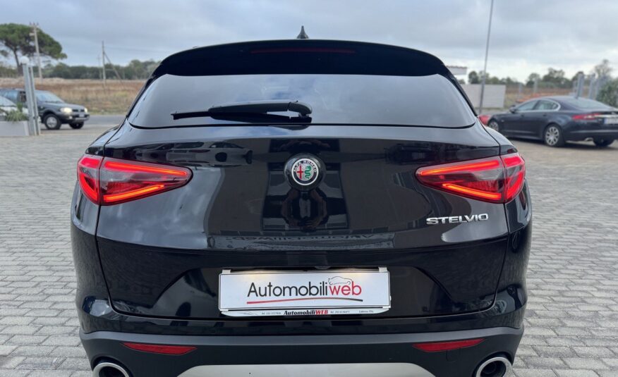 Alfa Romeo Stelvio 2.2 t Sport Tech rwd 160cv auto